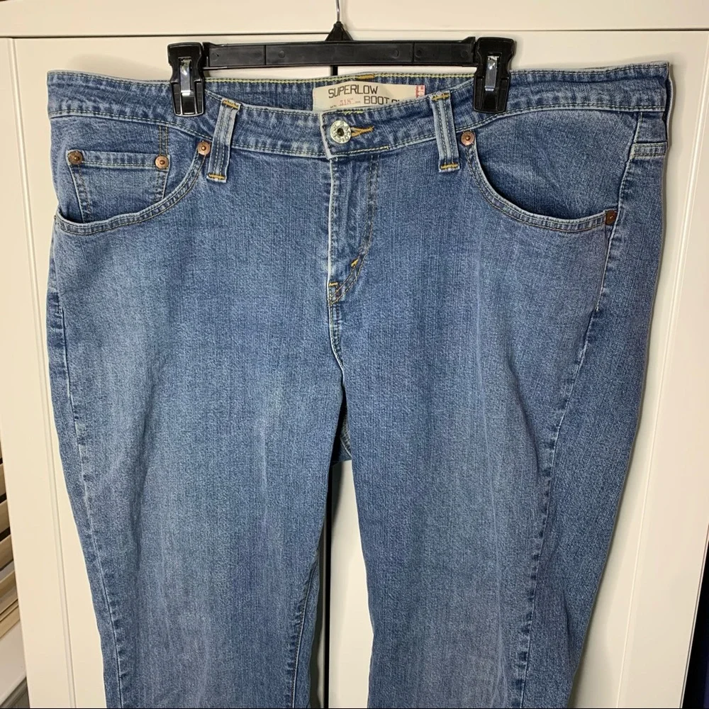 Women’s Levi’s 518 Super Low Bootcut Jeans - Picture 2 of 15